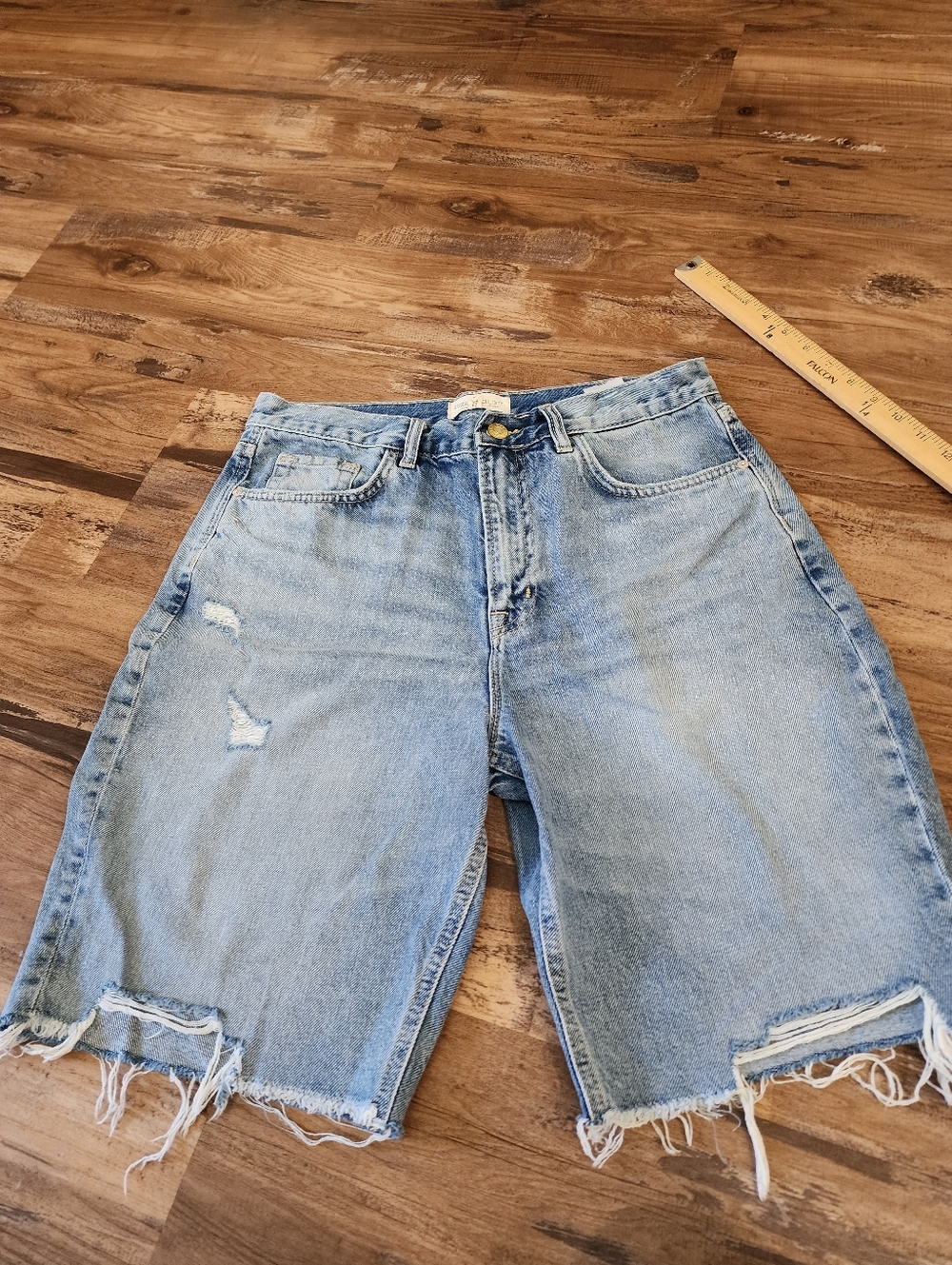 Current Elliot Burmuda Shorts Size 29